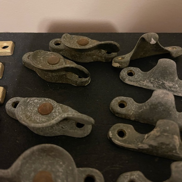 22 Brass Window Sash Locks Complete Screws Cast Iron Rare Old Vintage Decor - Picture 7 of 11